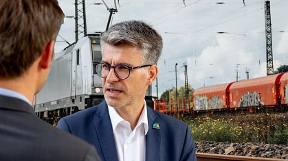 Bürgermeister Alexander Masthoff zeigt sich irritiert über die neuen Trassenpläne der Deutschen Bahn © Stadt Seelze