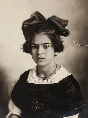 Frida Kahlo 1919 © Guillermo Kahllo, 1919