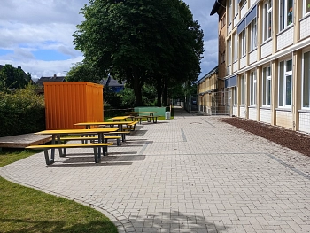 Regenbogenschule - 14.06.2024 - Schulhof Ostseite